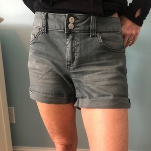 Muffie Brand gray shorts